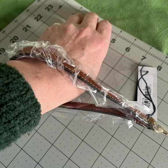 New. D & B Wristle (brown) - Picture 10 of 12